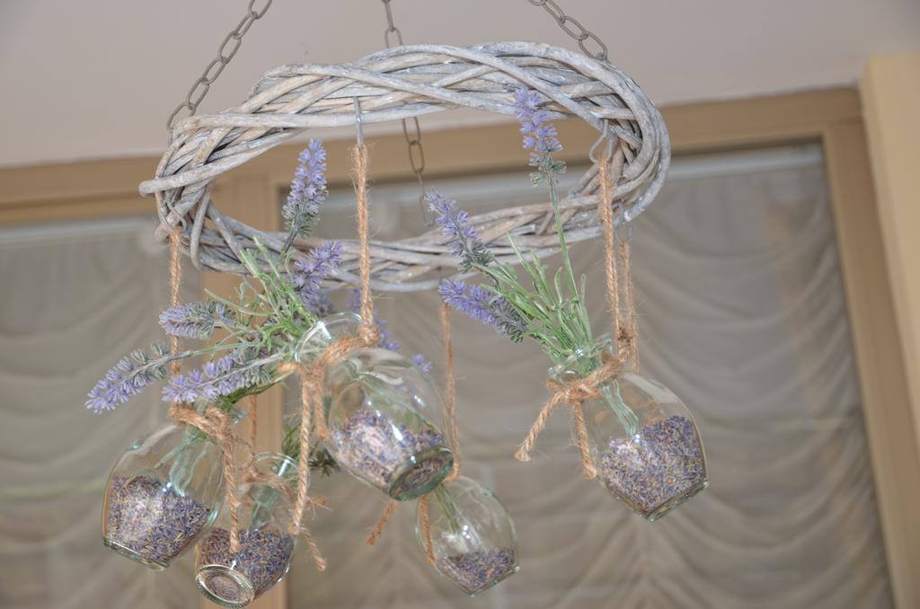 קרביה Hotel Monique מראה חיצוני תמונה